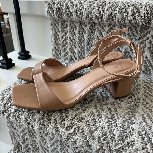 A New Day Formal Dress Shoes.  Tan in color, size 11. New! - Picture 1 of 7